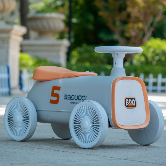 Xe chòi chân cho bé cao cấp 4 bánh có đèn có nhạc .Chất lượng cao cấp mẫu HOT 2023