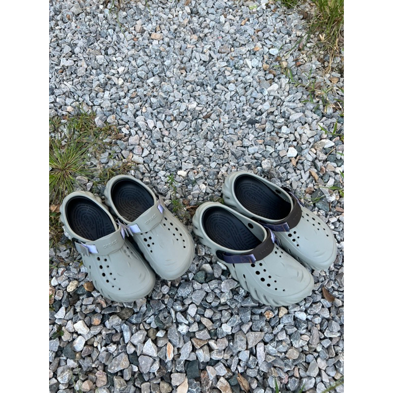 Crocs echo xám đậm quai dù