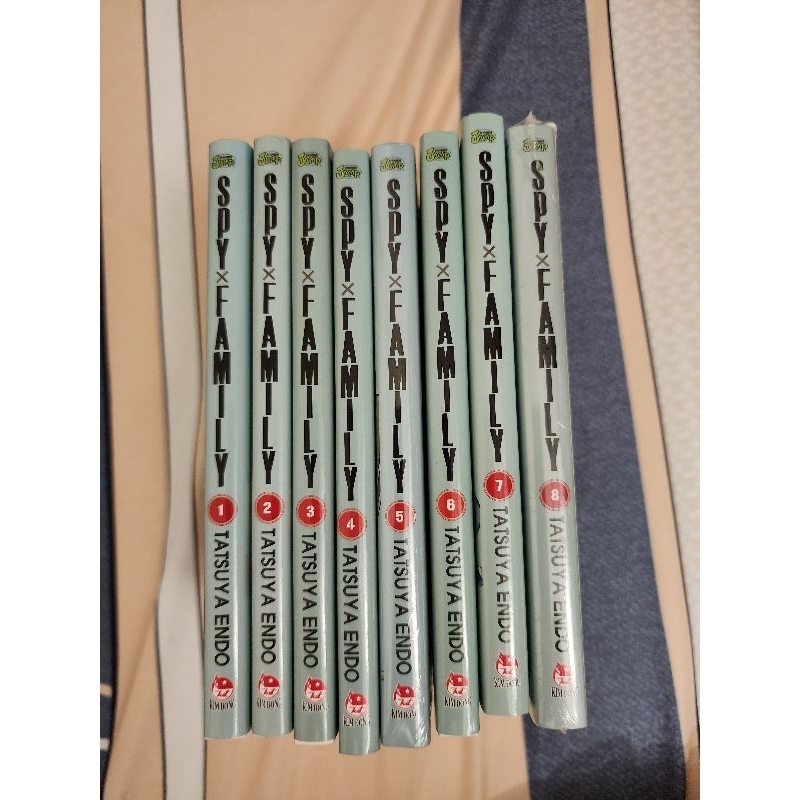 Spy x Family 1-8 kèm standee