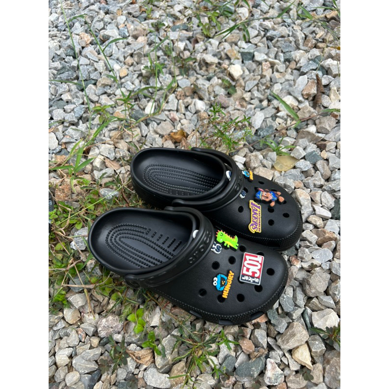 Dép crocs echo đen classic tặng kèm sticker