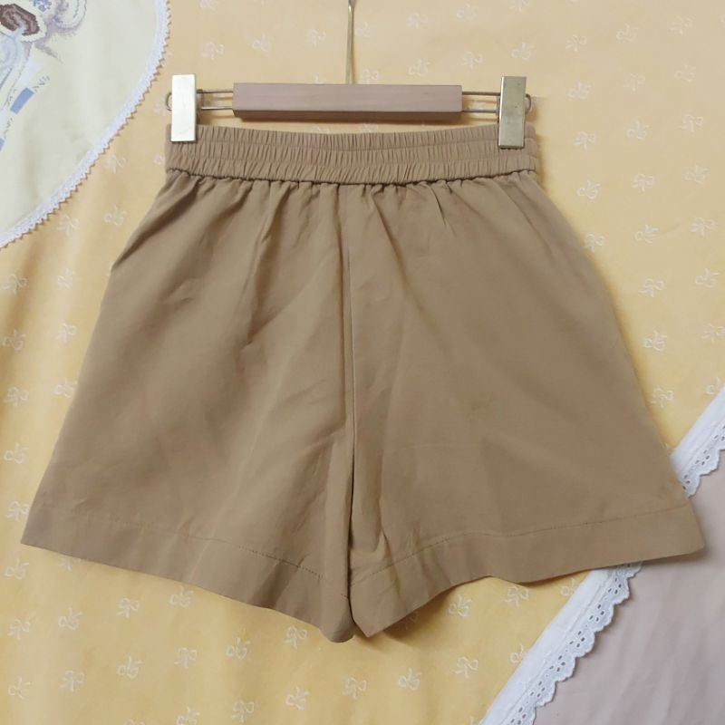 Quần short HK cạp cao - peri.2hand