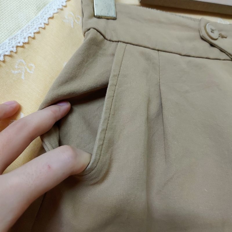 Quần short HK cạp cao - peri.2hand