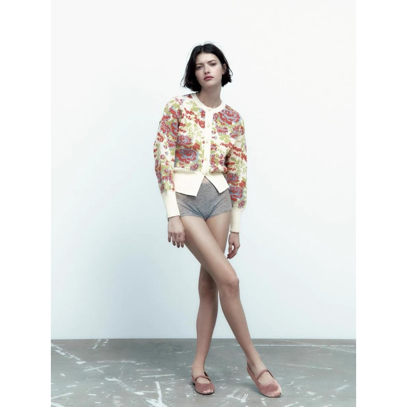 Áo len cardigan dệt kim hoạ tiết hoa lá xuất dư tay bo ống