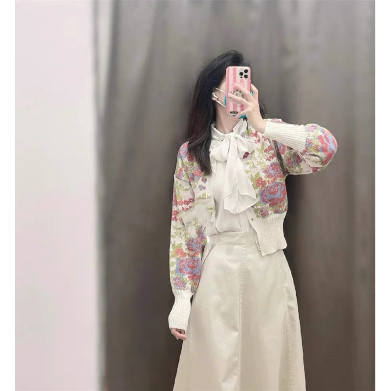 Áo len cardigan dệt kim hoạ tiết hoa lá xuất dư tay bo ống