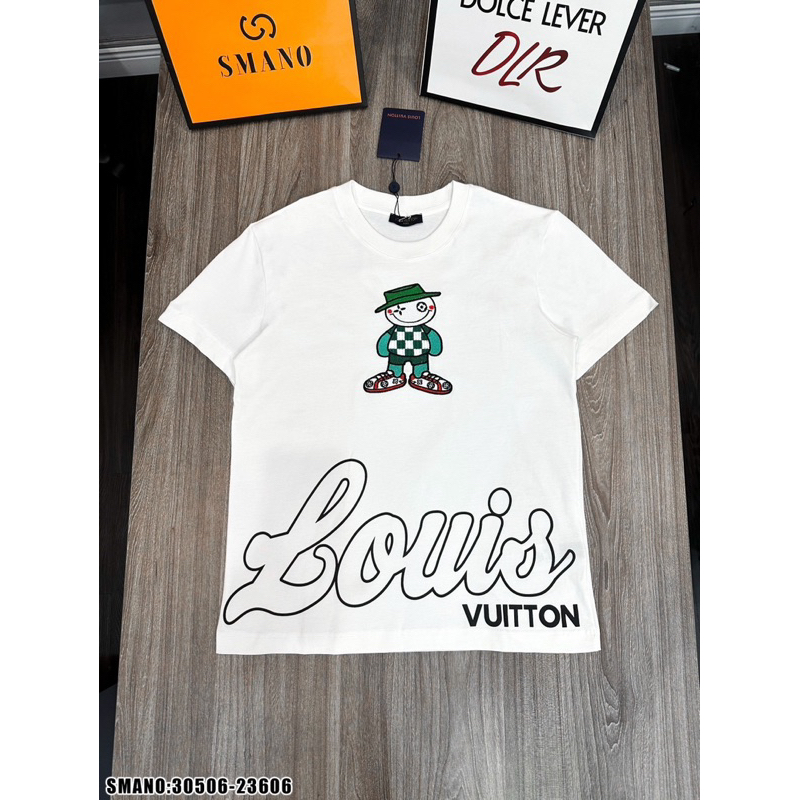 Áo thun thêu búp bế louis xanh đơn giản,áo thun louis chữ to thêu búp bê xanh đội mũ