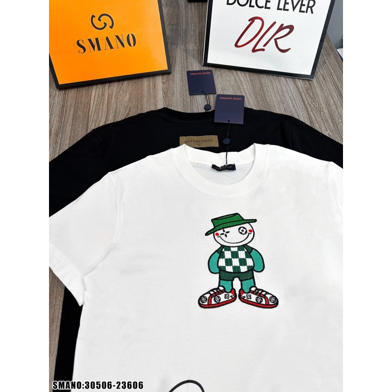 Áo thun thêu búp bế louis xanh đơn giản,áo thun louis chữ to thêu búp bê xanh đội mũ