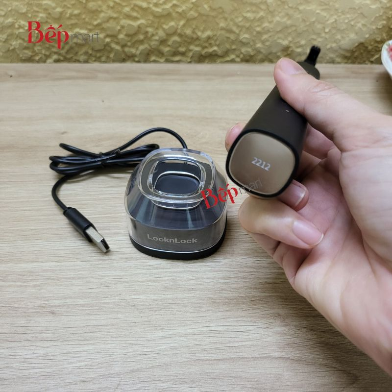 Bàn chải đánh răng điện LocknLock Electric Toothbrush ENR636BLK - 6 chế độ, mềm  - bepmart - hàng chính hãng