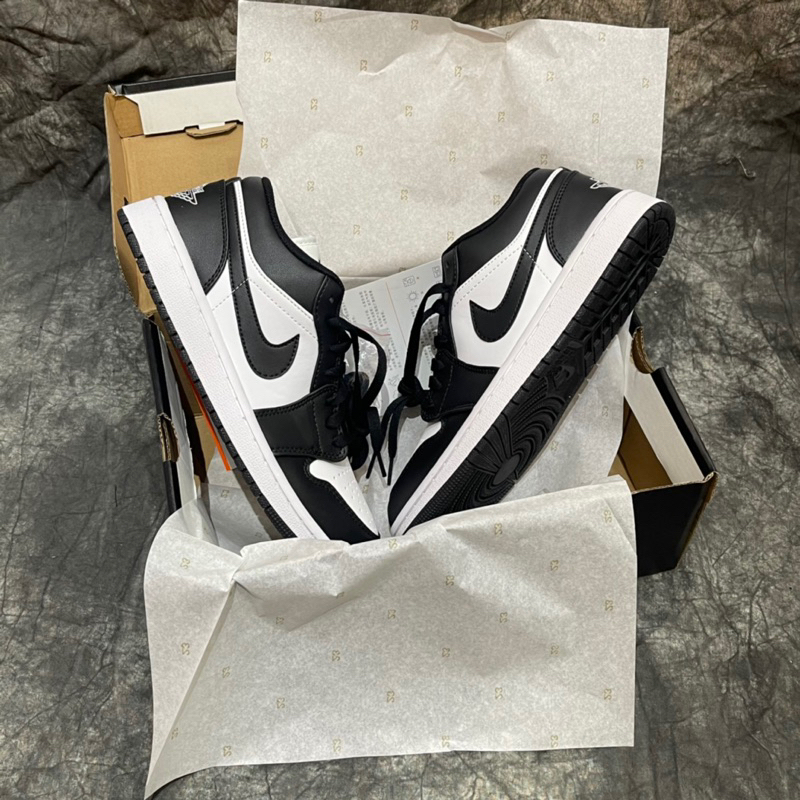 Giày Sneaker Jordan 1 Low Panda Màu Đen Trắng Da Trơn