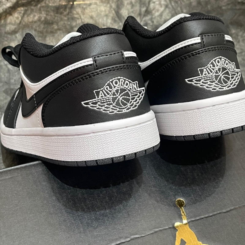 Giày Sneaker Jordan 1 Low Panda Màu Đen Trắng Da Trơn
