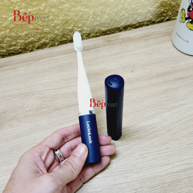 Bàn chải LocknLock ENR344NVY, mềm mại, kèm 2 đầu bàn chải - bepmart - hàng chính hãng