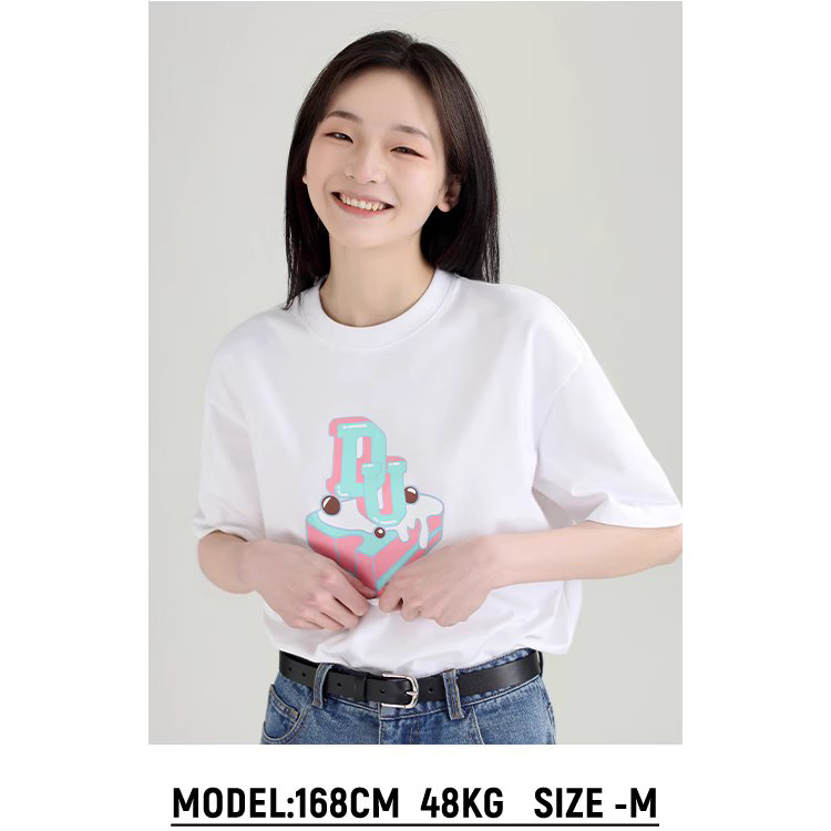 Áo phông Dessuu ngắn tay cổ tròn in hình bánh kem