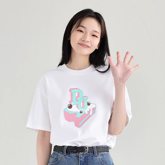 Áo phông Dessuu ngắn tay cổ tròn in hình bánh kem