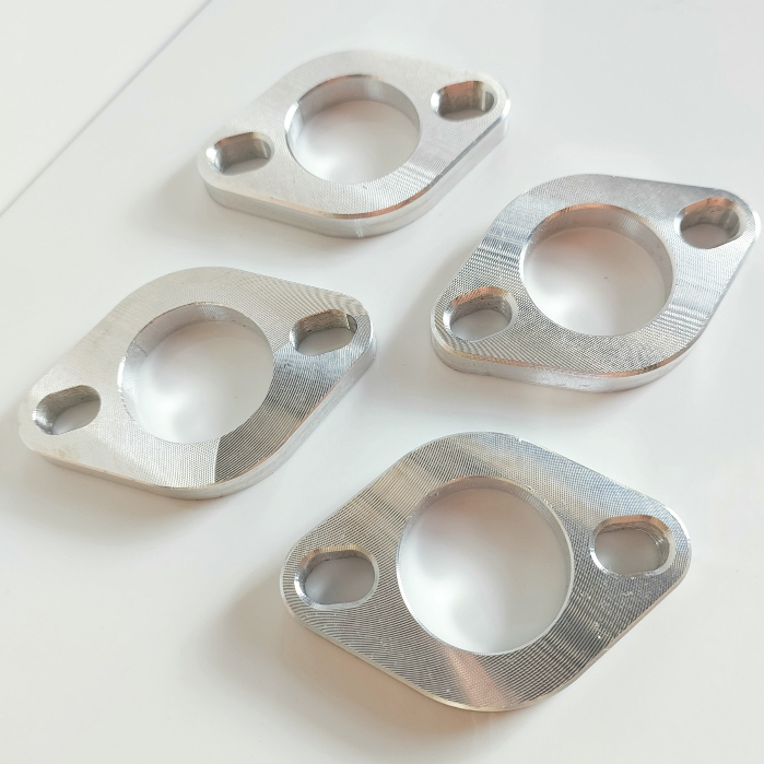 Tai nhôm cnc bắt cổ pô inox titan mẫu trơn bóng dày 8li, thẻ bài cỗ pô 2 size