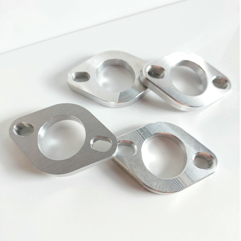 Tai nhôm cnc bắt cổ pô inox titan mẫu trơn bóng dày 8li, thẻ bài cỗ pô 2 size
