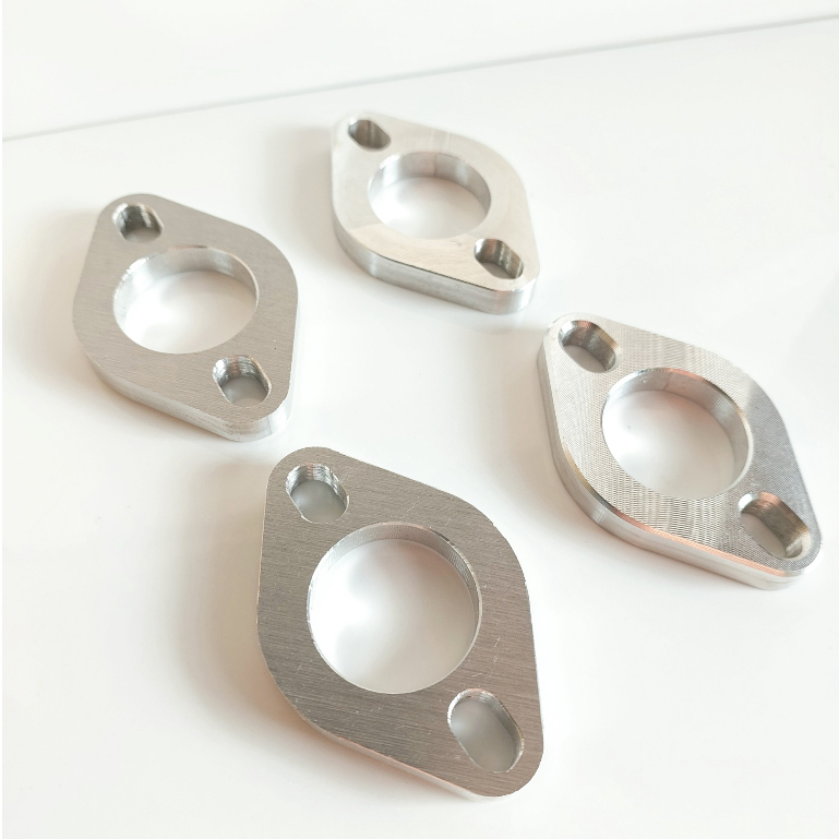Tai nhôm cnc bắt cổ pô inox titan mẫu trơn bóng dày 8li, thẻ bài cỗ pô 2 size