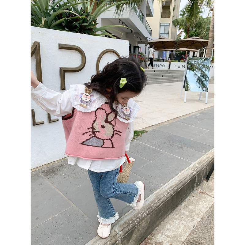 Bộ bé gái,Sét áo gile, sơ mi thỏ hồng quần bò loe cho bé 10 đến 30kg B0220