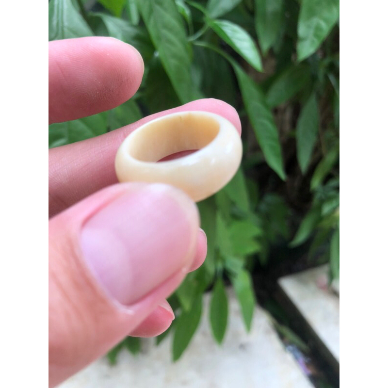 Nhẫn phong thuỷ bằng xương cao cấp hàng xuất khẩu. Bản chơn kích thước 9ly