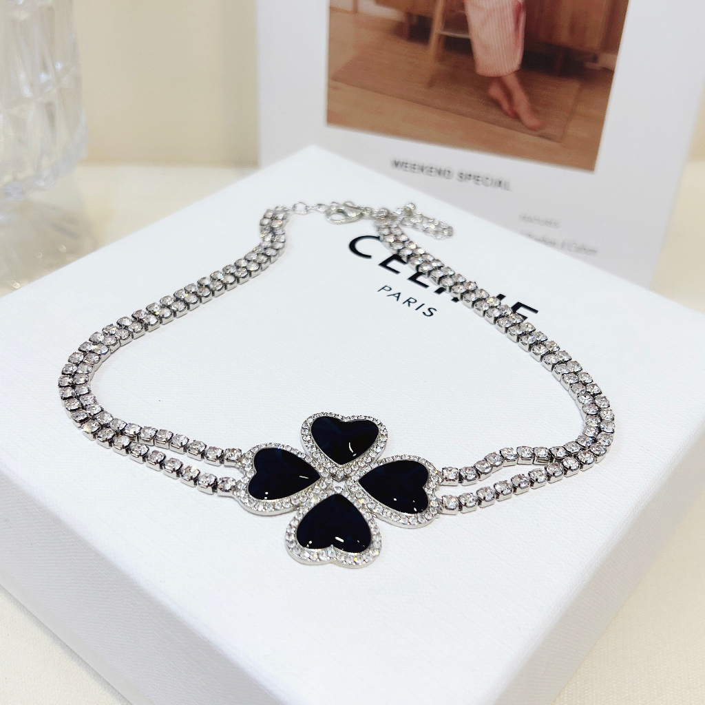 Set choker và hoa tai hình cỏ bốn lá mặt đen đính đá nhân tạo Ròm House