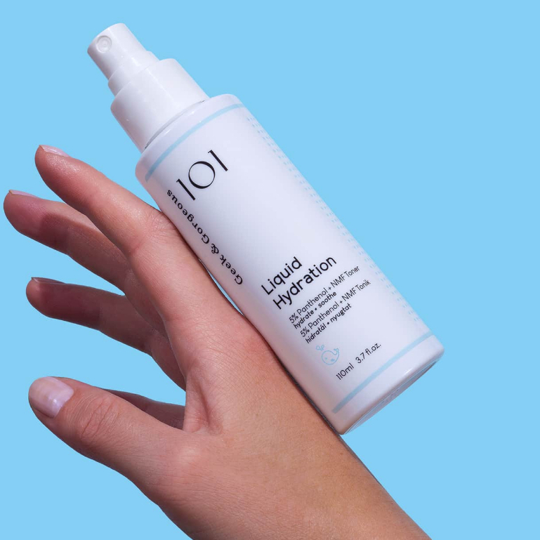 Toner dạng xịt chứa B5 làm dịu phục hồi Geek&Gorgeous Liquid Hydration 110ml