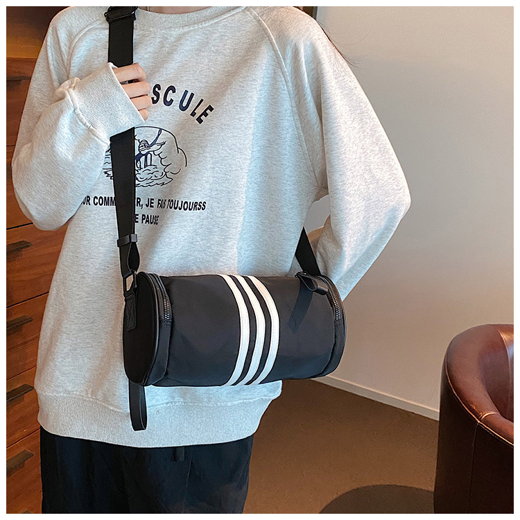 Túi Xách Đeo Chéo Unisex Dáng Trống Phong Cách Thể Thao Cá Tính