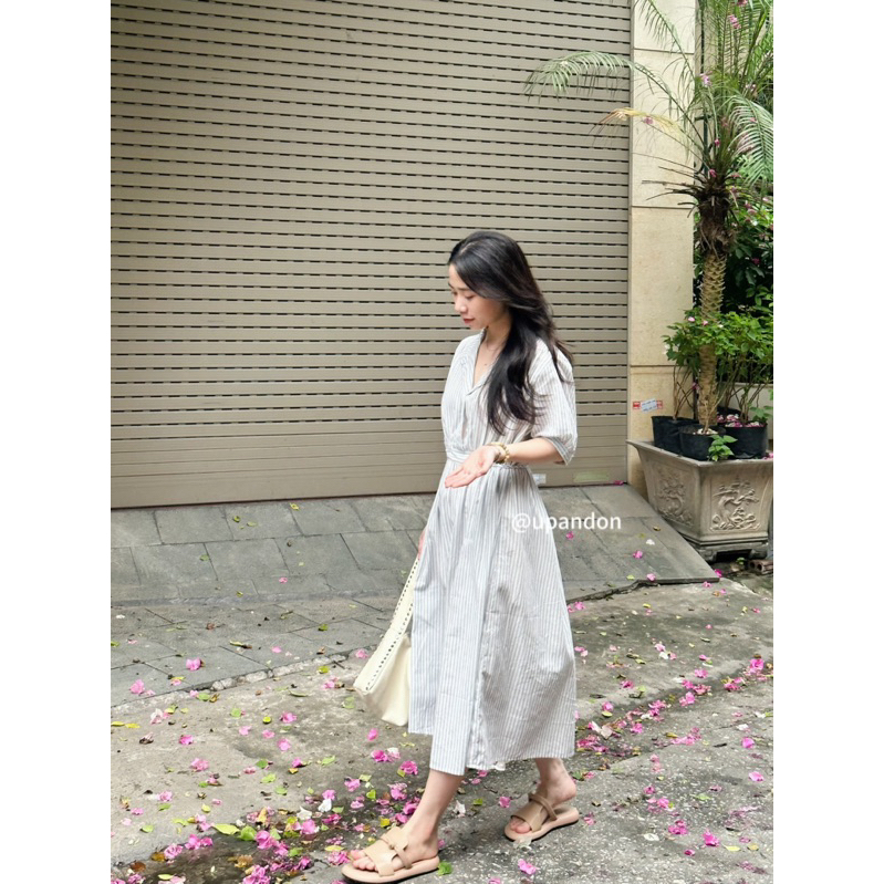 Váy sơ mi kẻ, cổ tàu, tay bồng, dáng dài phong cách Hàn Quốc