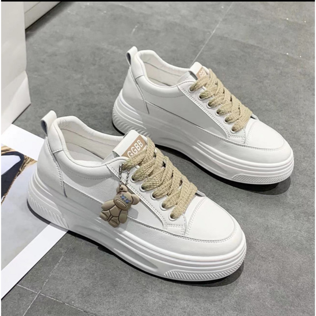 Giày  thể thao nữ gắn sticker - TT187