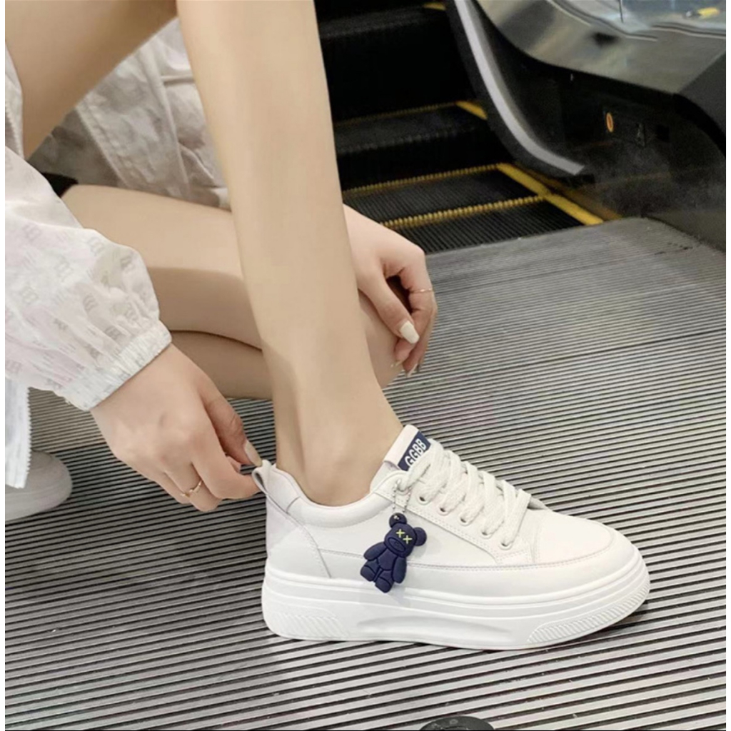 Giày  thể thao nữ gắn sticker - TT187