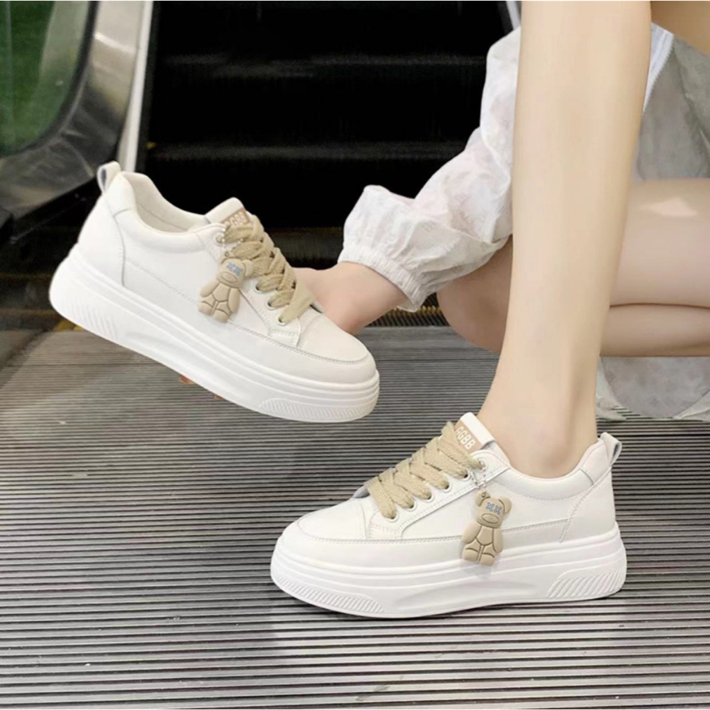 Giày  thể thao nữ gắn sticker - TT187