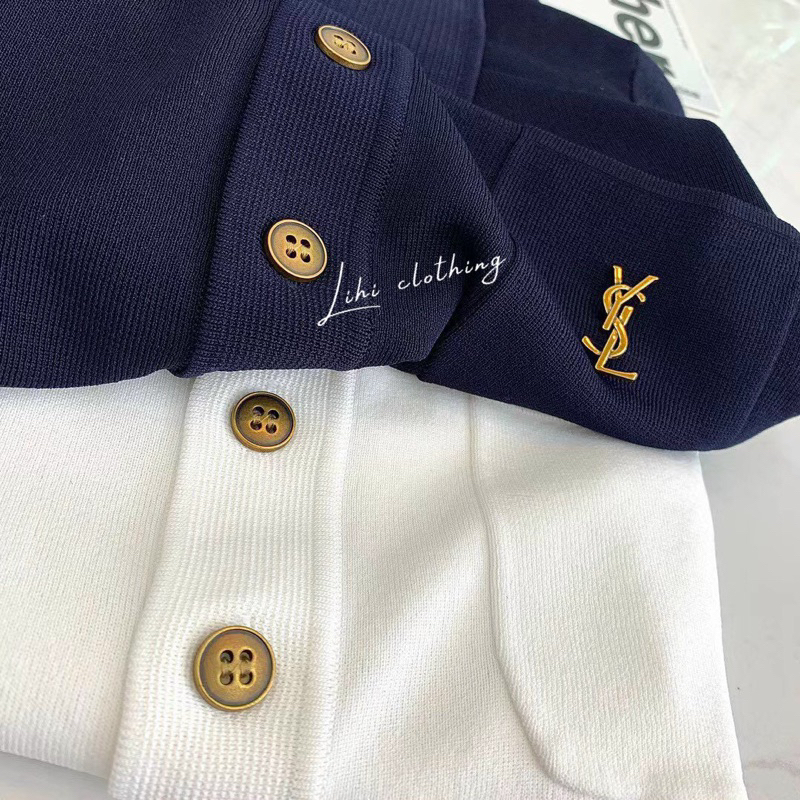 Áo len nút tay ngắn phối túi ngực