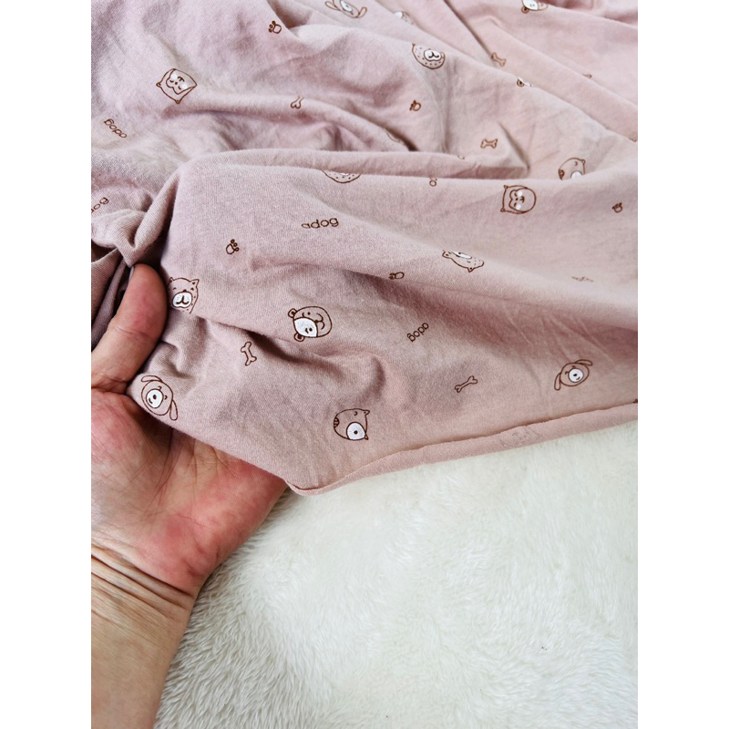 Vải thun cotton 2c hình động vật nền nâu be