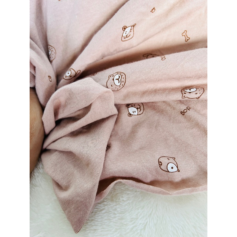 Vải thun cotton 2c hình động vật nền nâu be