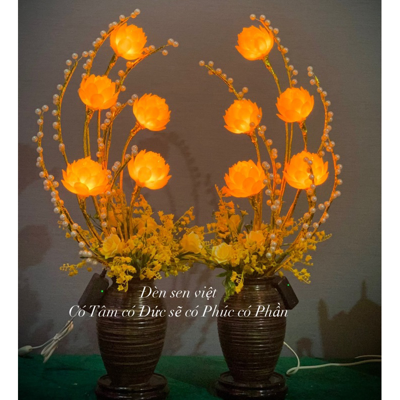 Đèn thờ hoa sen