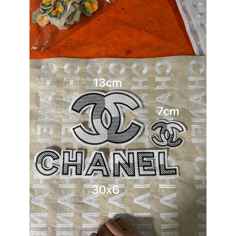 Patch vải ủi nhiệt hình thêu x cha..nell kẻ karo