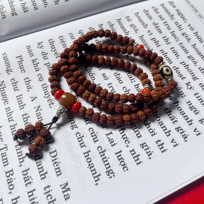 Vòng tay bồ đề kim cang phật giáo 108 rudraksha Dưỡng Bơ