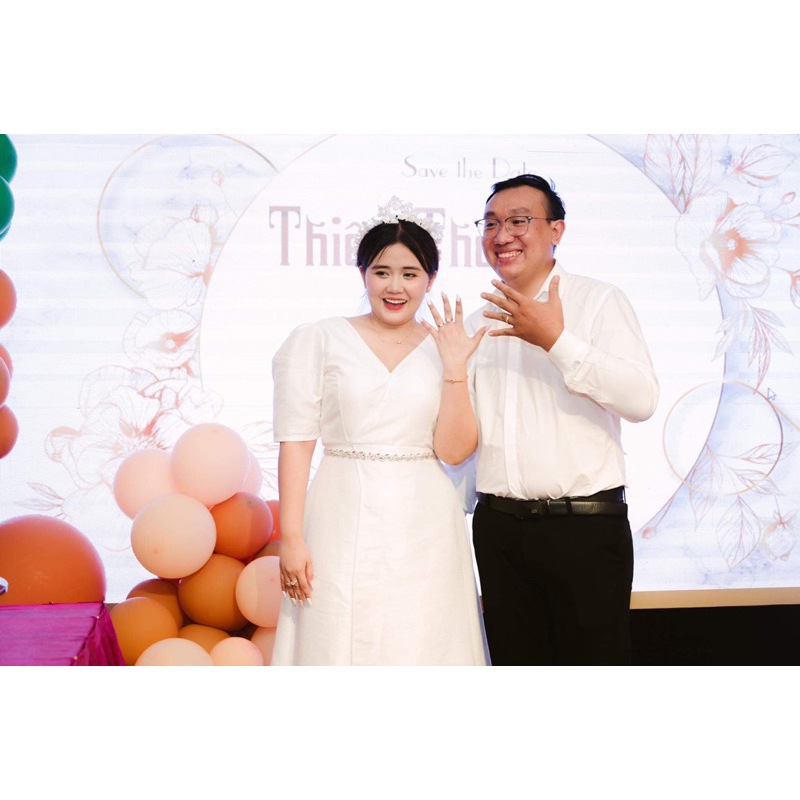 ĐẦM CÔ DÂU THIẾT KẾ - ĐẦM ĐI TIỆC TAFTA XẺ D0404