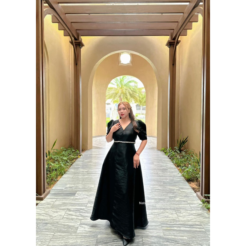 ĐẦM CÔ DÂU THIẾT KẾ - ĐẦM ĐI TIỆC TAFTA XẺ D0404