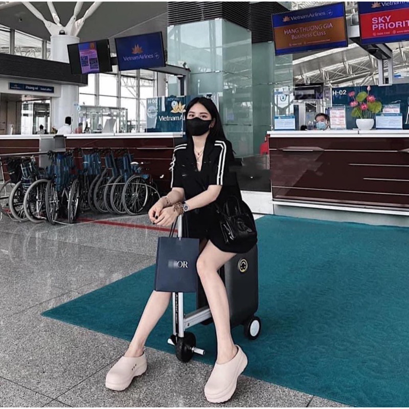 Sục adidas màu be