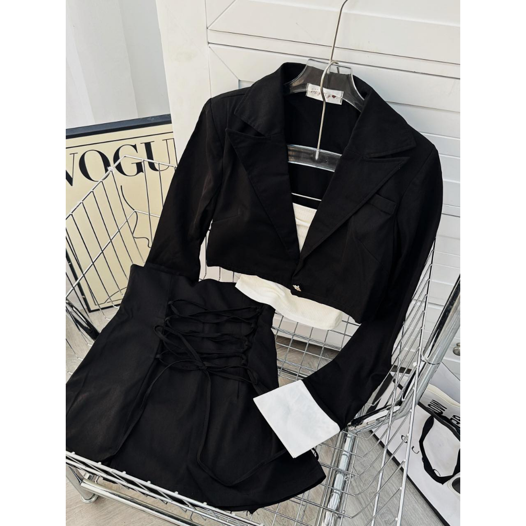 SET ÁO VEST ĐEN + ÁO TRẮNG + CHÂN VÁY ĐAN DÂY