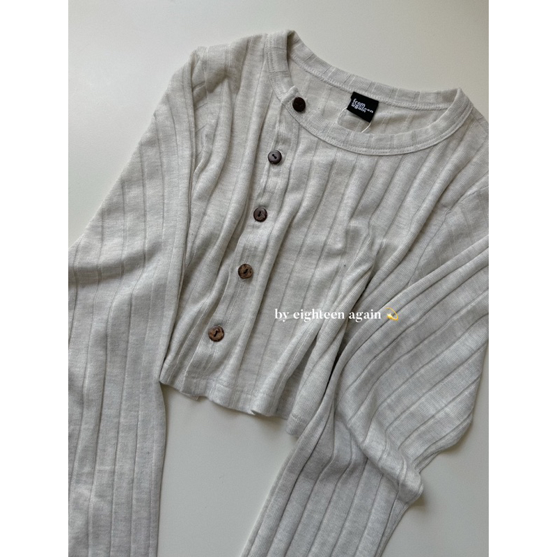 Áo cardigan croptop Joan 18made ✿ 𝐁𝐲 𝐄𝐢𝐠𝐡𝐭𝐞𝐞𝐧 𝐀𝐠𝐚𝐢𝐧