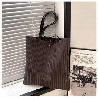 Túi tote da đeo vai xếp ly li có khóa kéo và cúc bấm