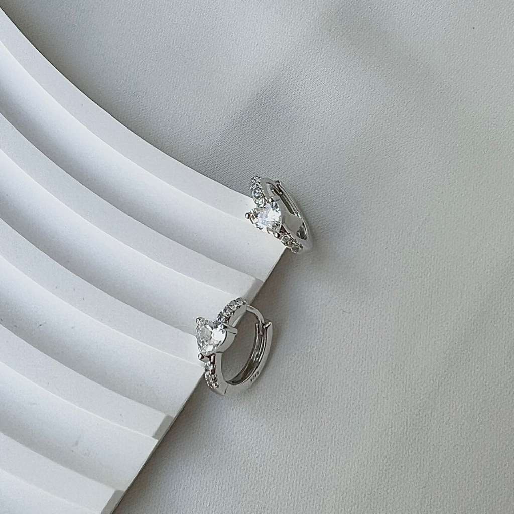 Hoa tai dạng tròn đính đá hình trái tim E291 Choker Club