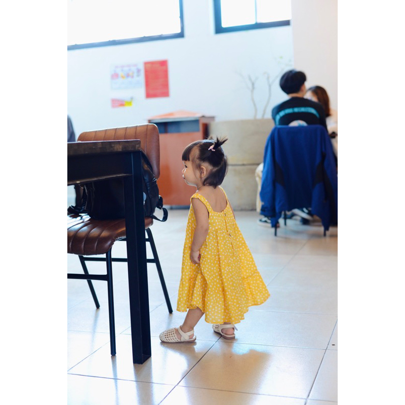 *Tiệm nhà Mì* Váy 2 dây bé gái dáng xòe họa tiết chấm bi siêu xinh chất vải xô Muslin mềm mát