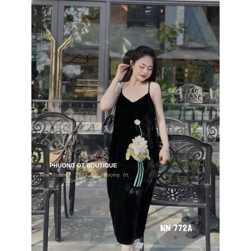 Váy nhung hai dây thêu hoa sen