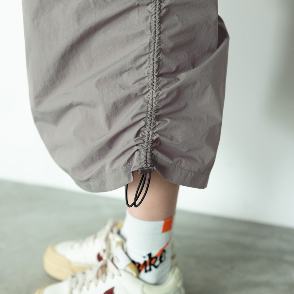 Váy Ngắn Vải Dù Nhăn Túi Hộp Oversized Unisex - AIDEAR.STUDIOS
