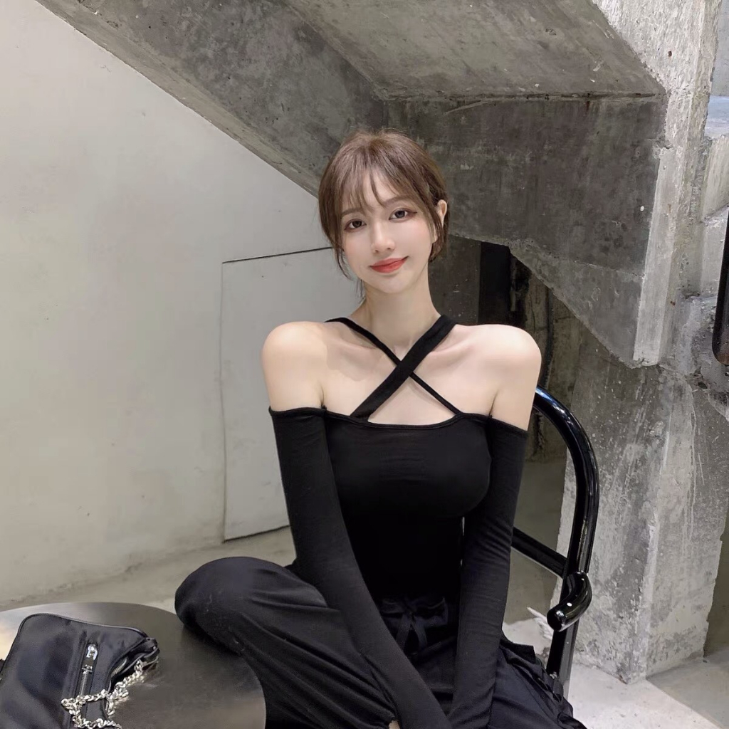 Áo trễ vai nữ JUCO chéo dây, áo thun nữ sang chảnh đi chơi, croptop tay dài chéo dây