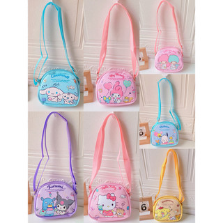 Túi đeo chéo hình Hello Kitty