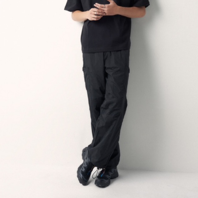 Quần Soap Parachute Pants màu đen