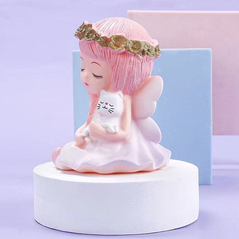 -Bé gái ngồi tóc hồng bế mèo - Trang trí bánh sinh nhật bánh kem