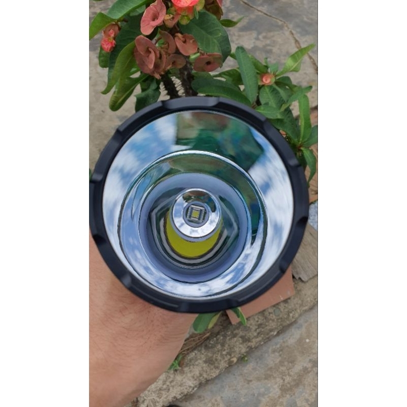 Đèn pin convoy L8 SBT90.2 quang thông 5500lumen tầm xa 1550m