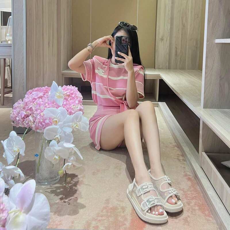 Set Áo Thun Tay Ngắn Kẻ Sọc Ngang Mix Chân Váy Màu Hồng Đen Cotton